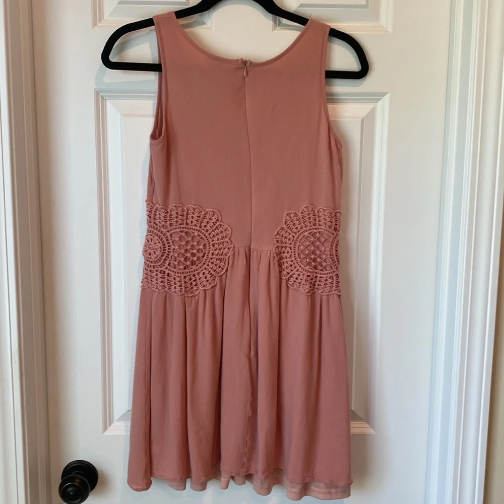Alya Sleevelss Crochet‎ Design Dress - Medium - Muted Salmon Pink
